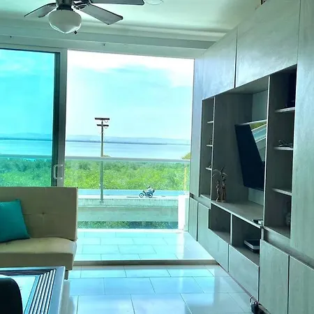 Apartamento En Vista A La Bahia *