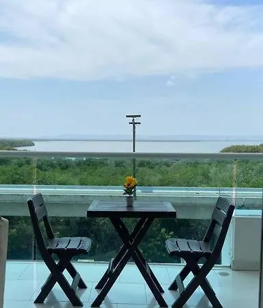 Apartamento En Vista A La Bahia Apartamento *